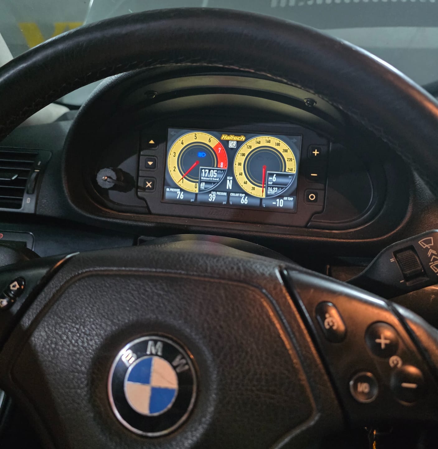 Customer photo review of BMW E46 Dash Cluster Mount