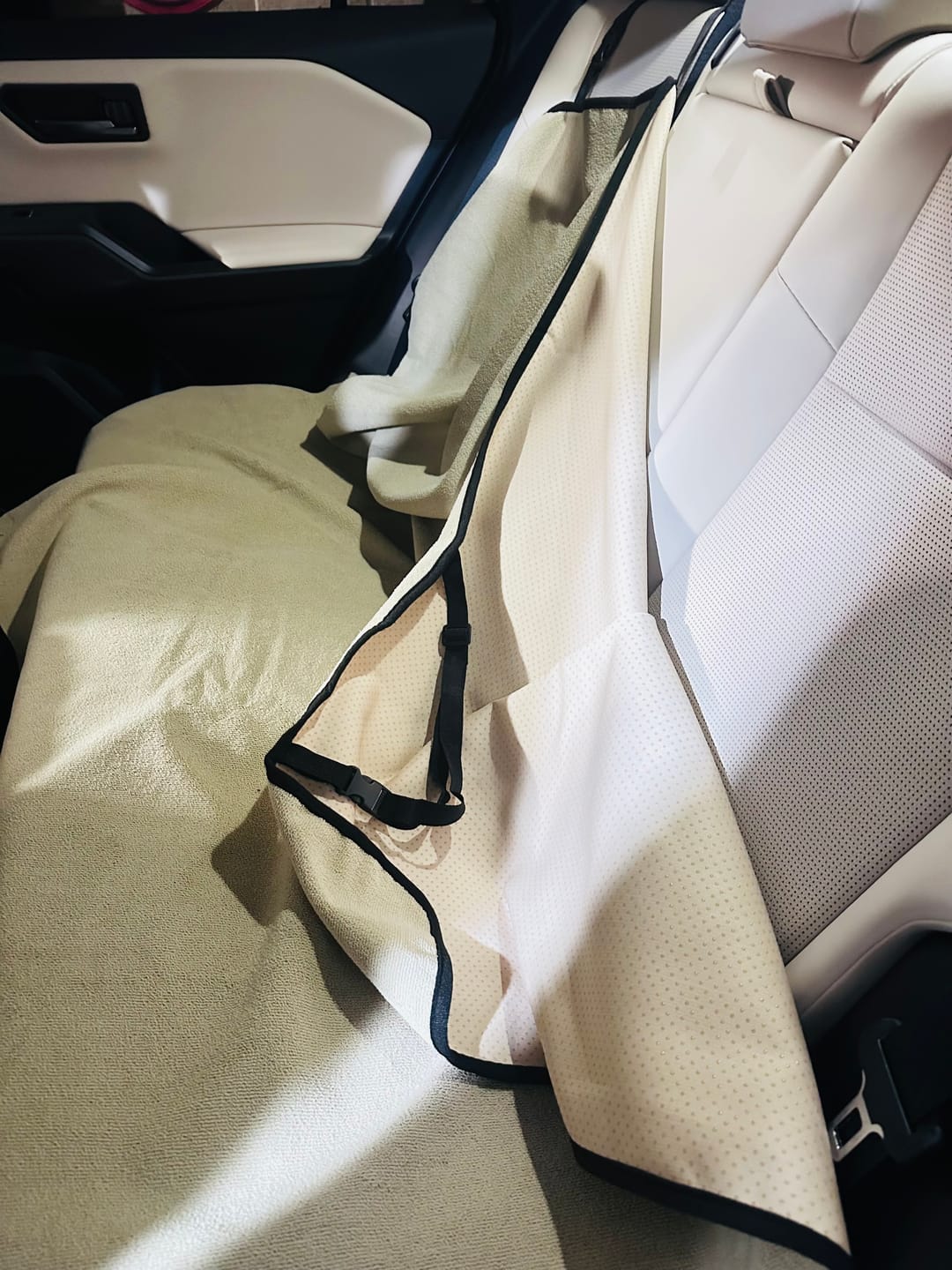 Customer photo review of Waterproof Backseat Car Towel Seat Cover