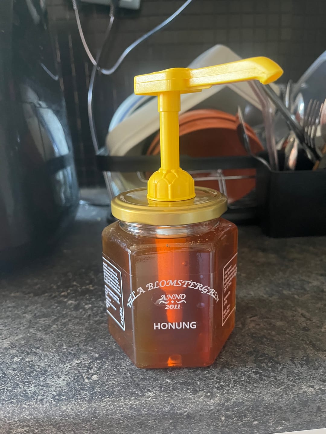 Customer photo review of 2 kg Svensk Flytande Honung (4 × 500 g) + Honungspump