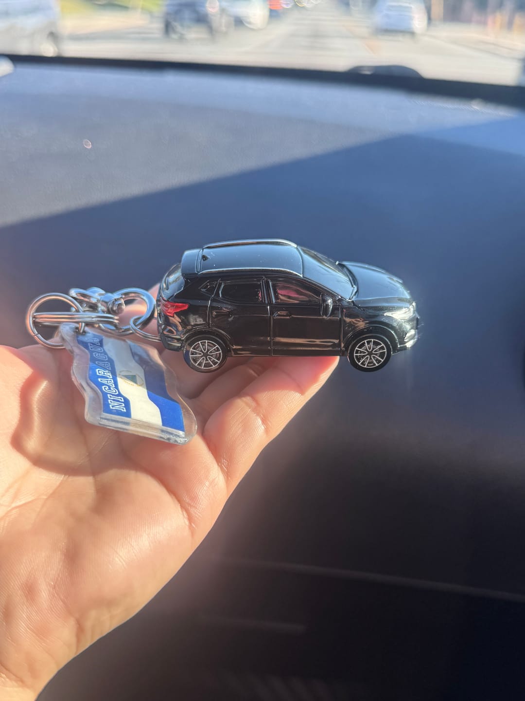 Customer photo review of BlazeGuard Key – Diseño Japonés N/compatible con Nissan Kicks y Xtrail (RC-6)