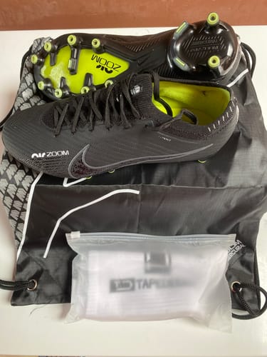 Avis photo d'un client sur Air Zoom Mercurial Vapor 15 AG-PRO - Noir/Gris/Blanc/Jaune Fluo