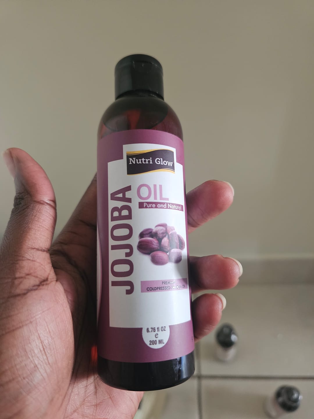 Customer photo review of Organic Jojoba Oil for Balancing Oily Skin and Revitalizing Hair - 200ml