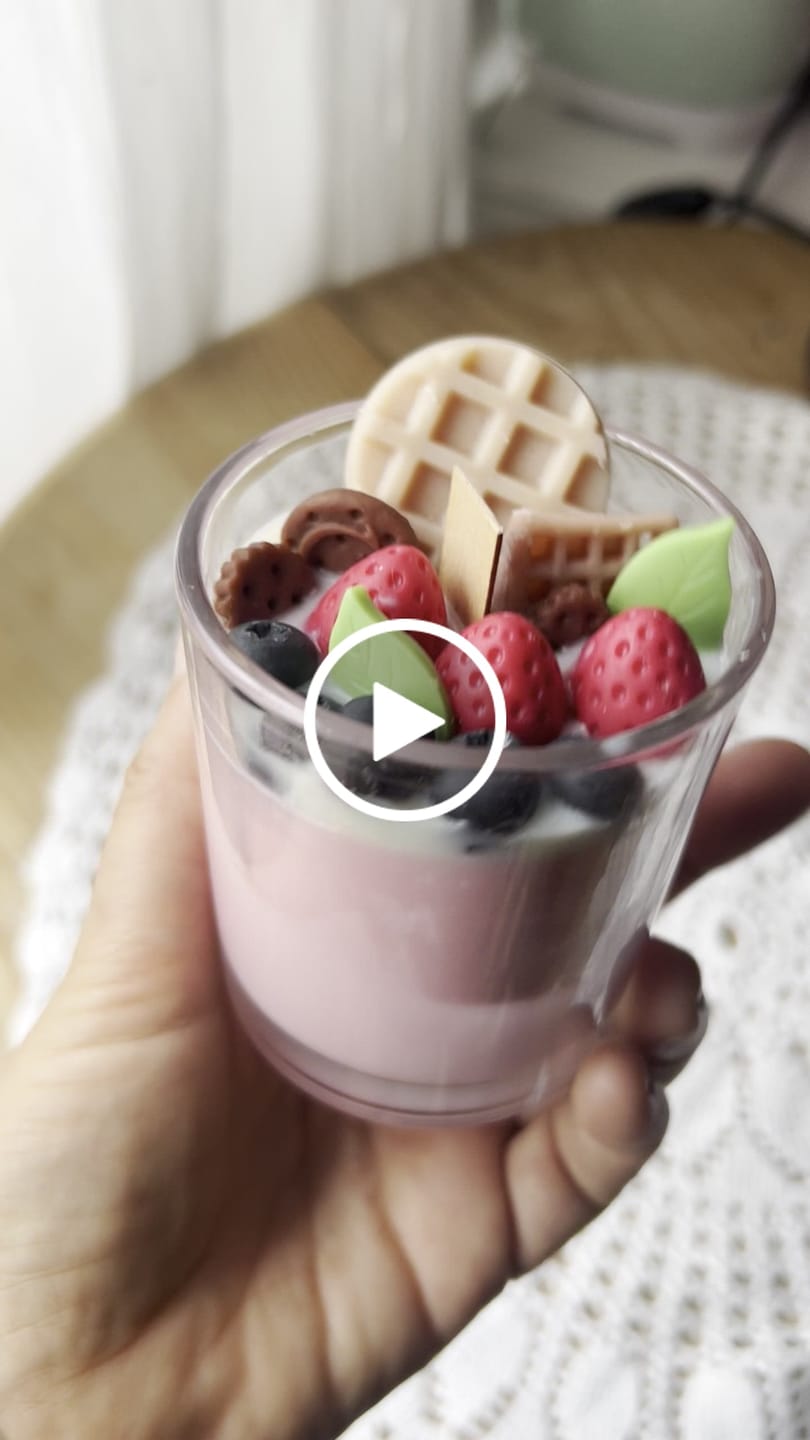 Customer video review of Fragancia CARAMEL RASPBERRY & VAINILLA