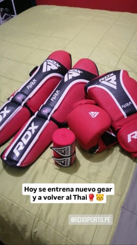 Customer photo review of Guantes + Canilleras Aura Plus T17 + Vendas WX