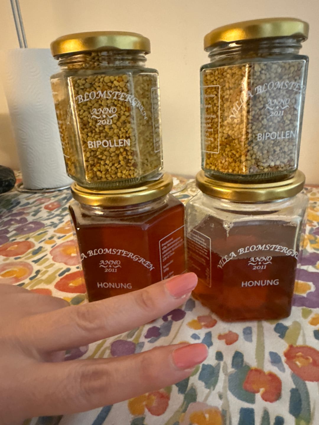 Customer photo review of 2 × 500 g Svensk Flytande Honung + 2 burkar Bipollen