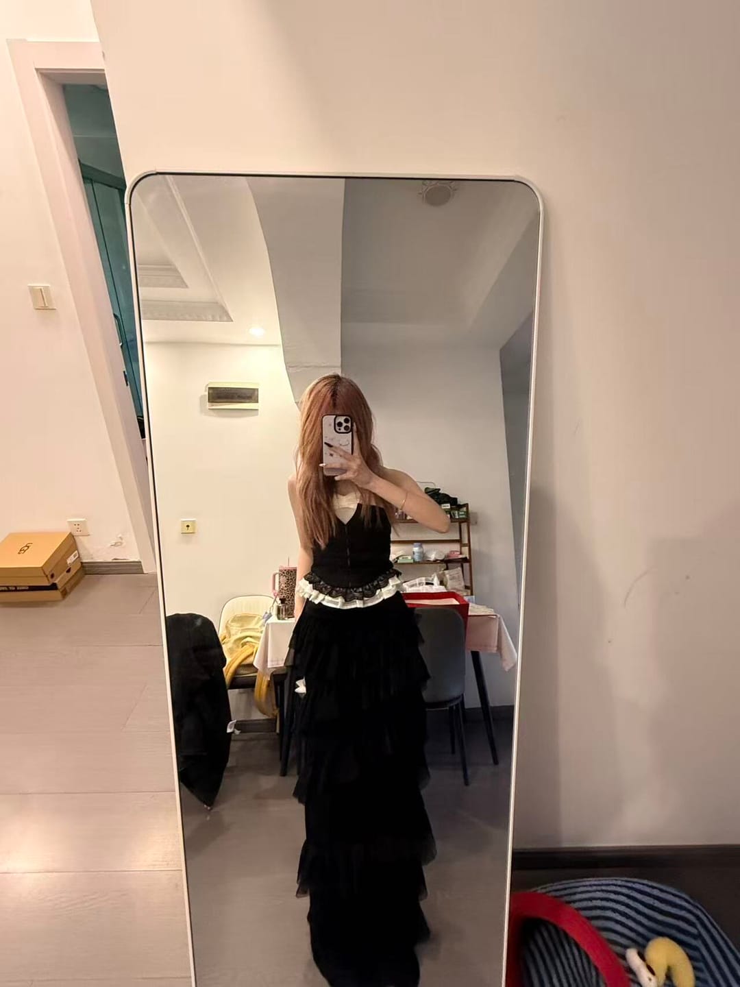 Customer photo review of Rase le sol Ruffled Panel Bustier Top