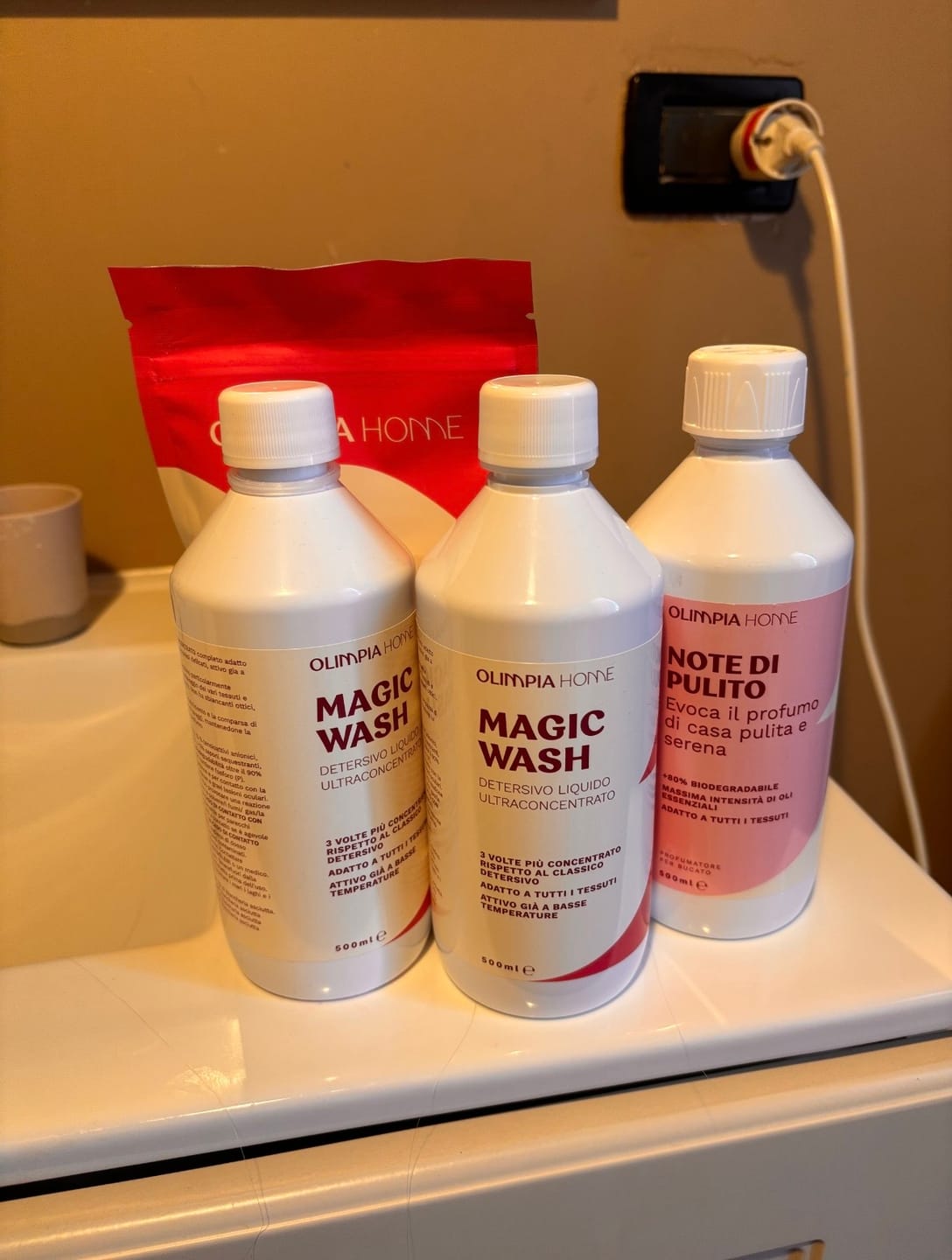 Customer photo review of Magic Wash Liquido - Il Detersivo Professionale per un Bucato Perfetto