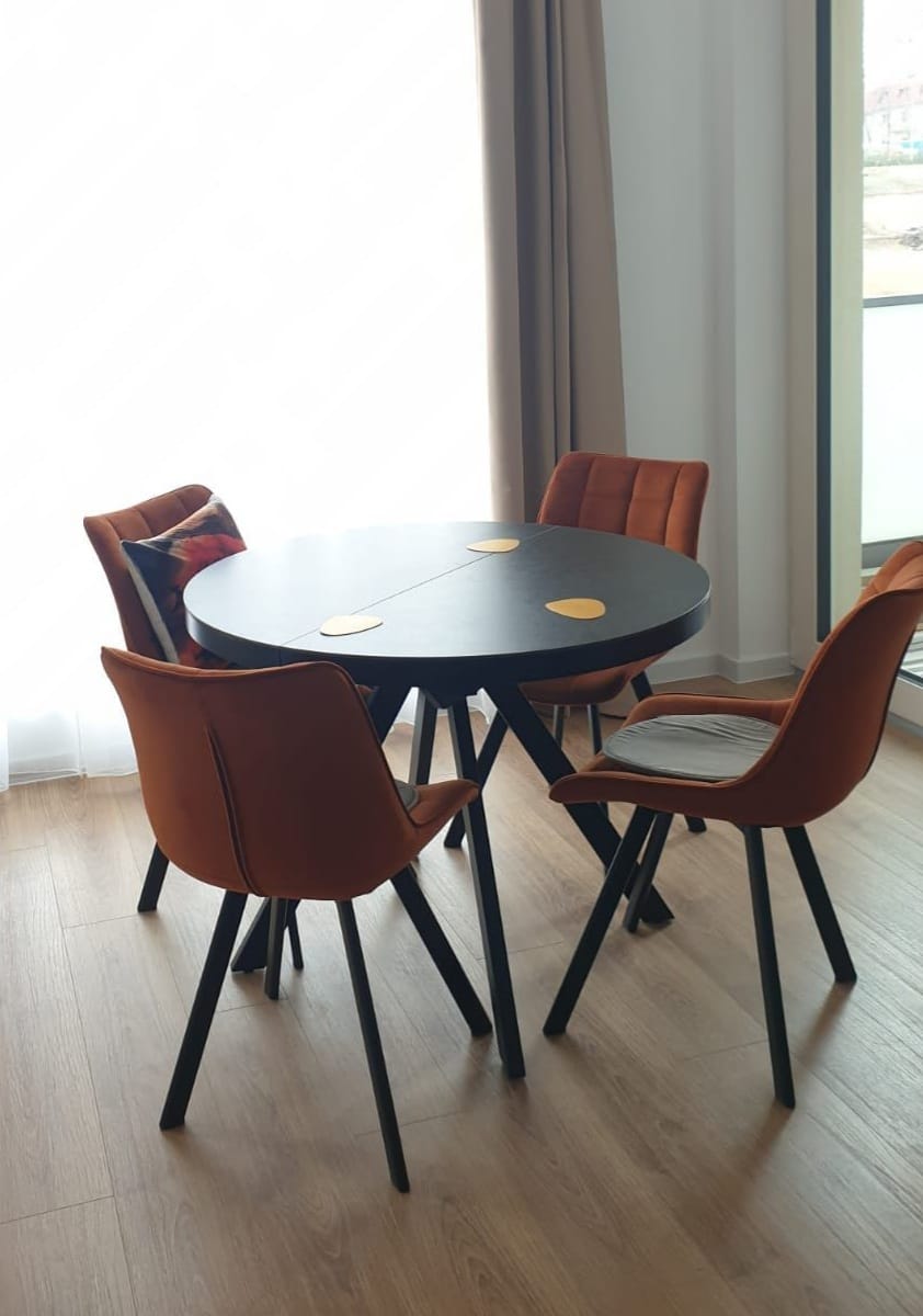 Customer photo review of Masa extensibila LIBRA, gri mat/negru, ceramica/metal, 100/130x100x75 cm