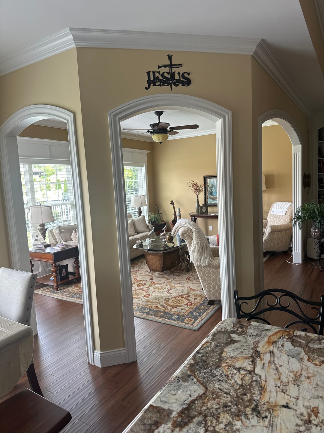Customer photo review of Christianartworkshop Faithful Jesus & Cross Design Metal Wall Decor Home Decoration