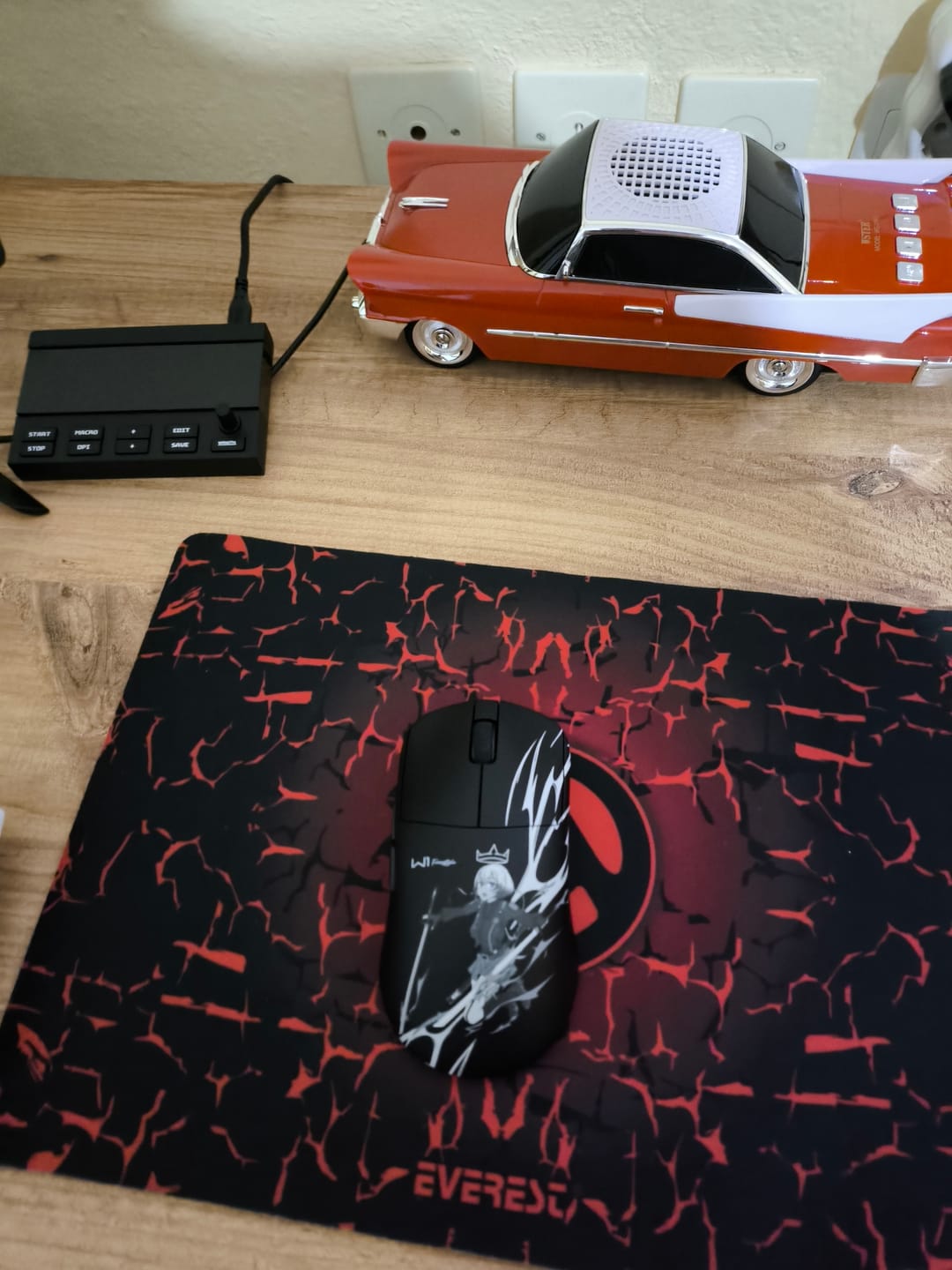 Customer photo review of Wraith W1 Wireless Mouse