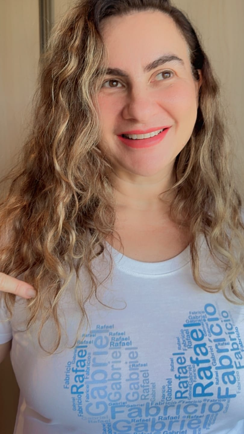 Customer photo review of Camiseta Personalizada CORAÇÃO DE PALAVRAS - Algodão 100%
