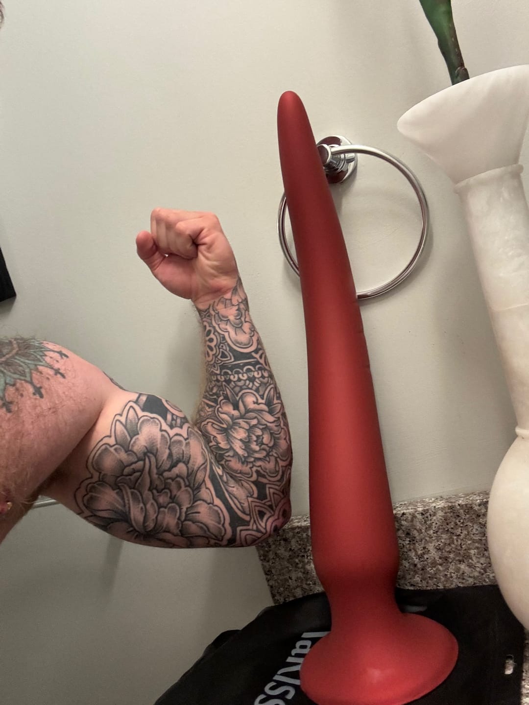 Customer photo review of Premium Silicone Anal Plugs – Seven Sizes