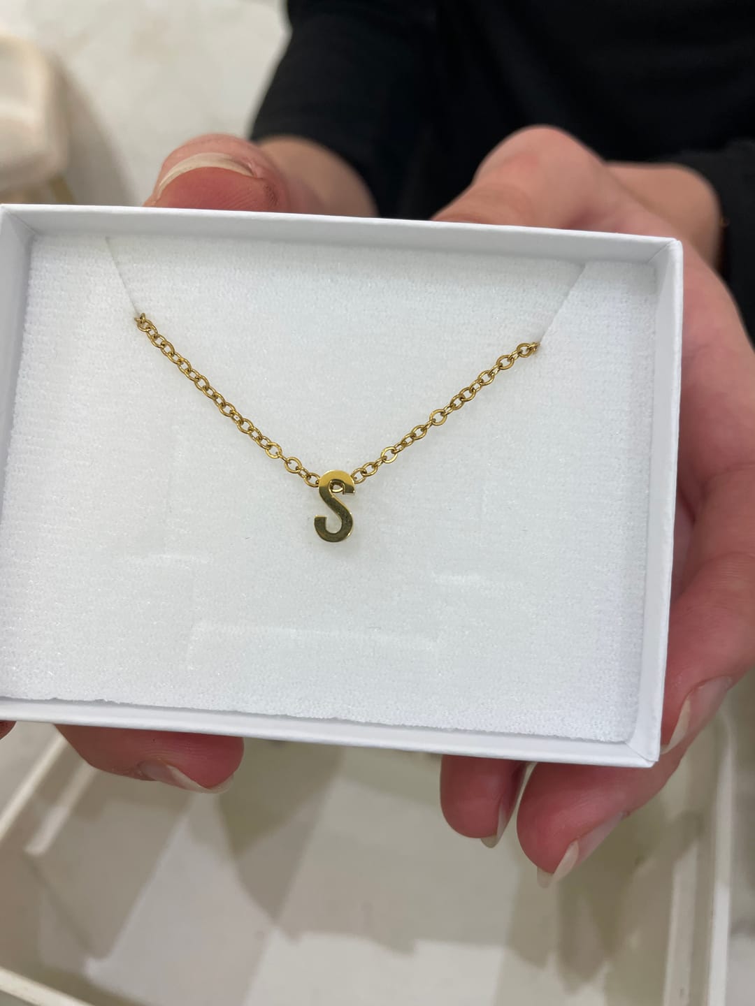 Customer photo review of Collar Con Inicial Dorada