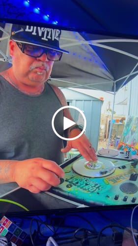 Customer video review of Open Box: Odyssey KPT01SCSIL Portablist DJ Case for Numark PT01 with Side Compartment - Silver