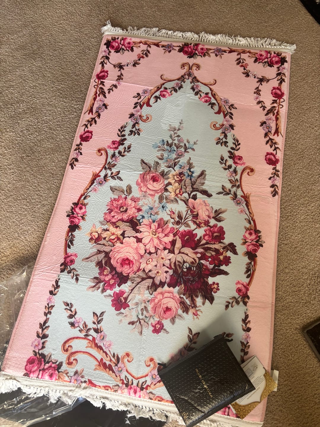 Customer photo review of Rosy Rehma Padded Prayer Mat