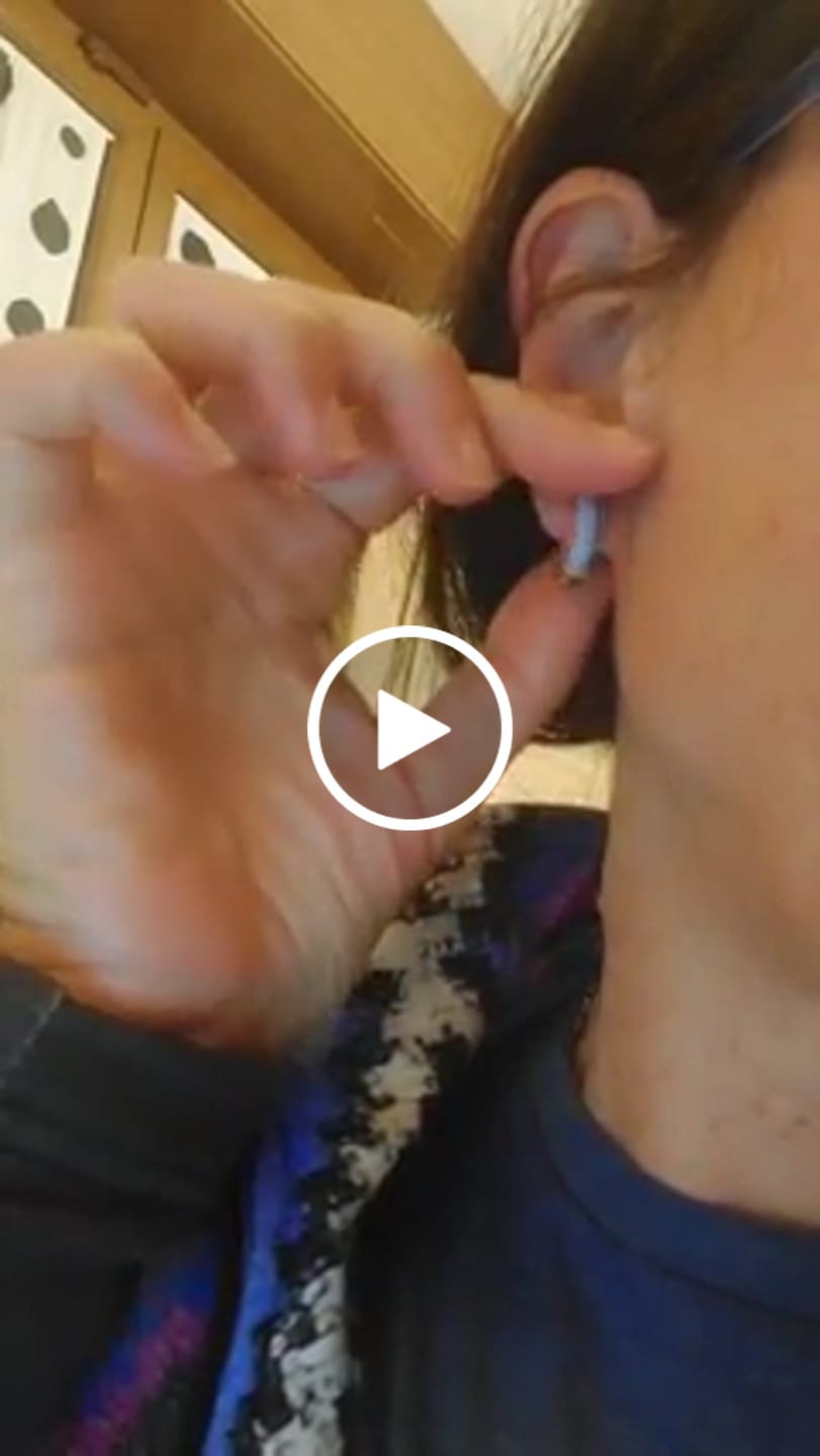 Customer video review of Orecchino HOOP COLOR - Cloud