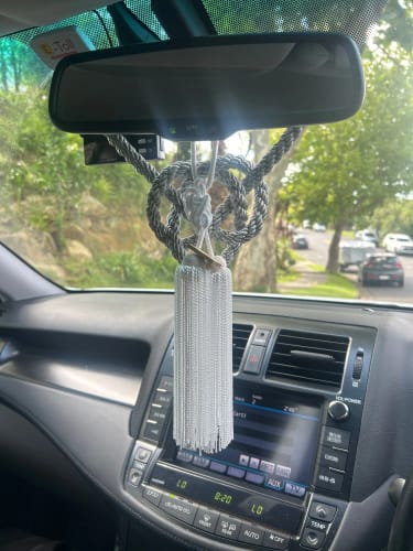 Customer photo review of JP Fusa Gold-White Kiku Tsuna Rope Vip Charm