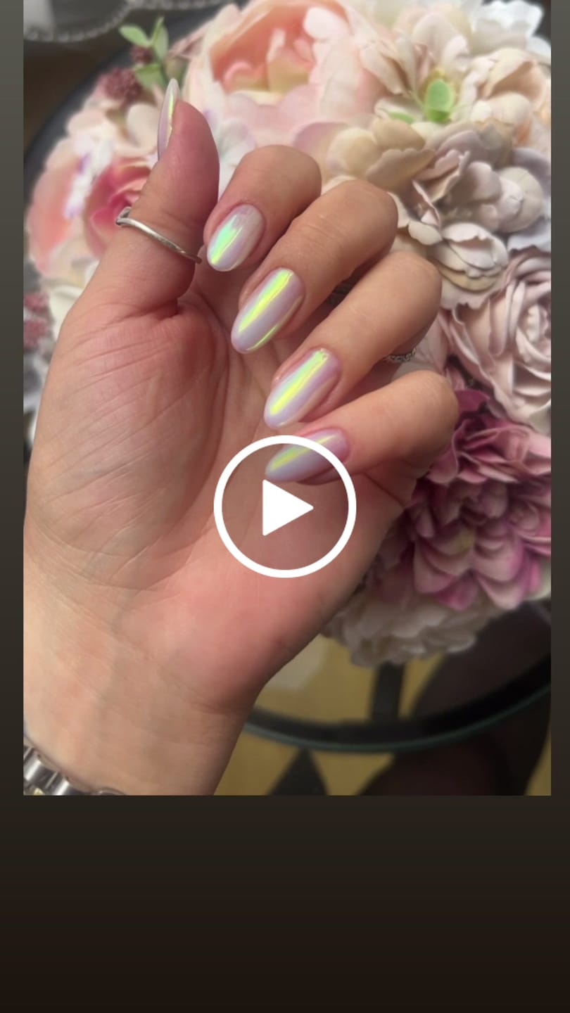 Customer video review of Victoria Vynn Aurora Nail Dust