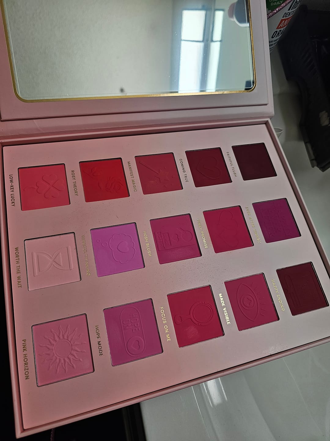 Customer photo review of Manifest The Magic Makeup Set