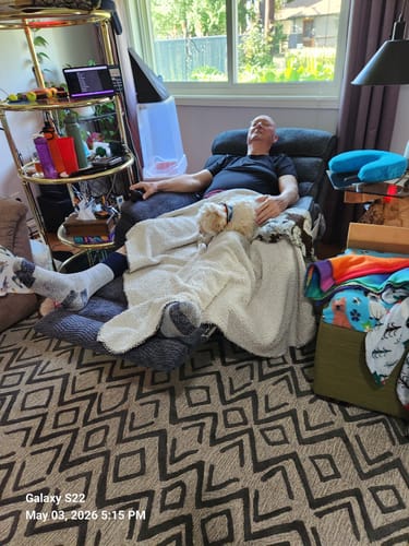 Customer photo of the Irene House 9188ET lift recliner at home