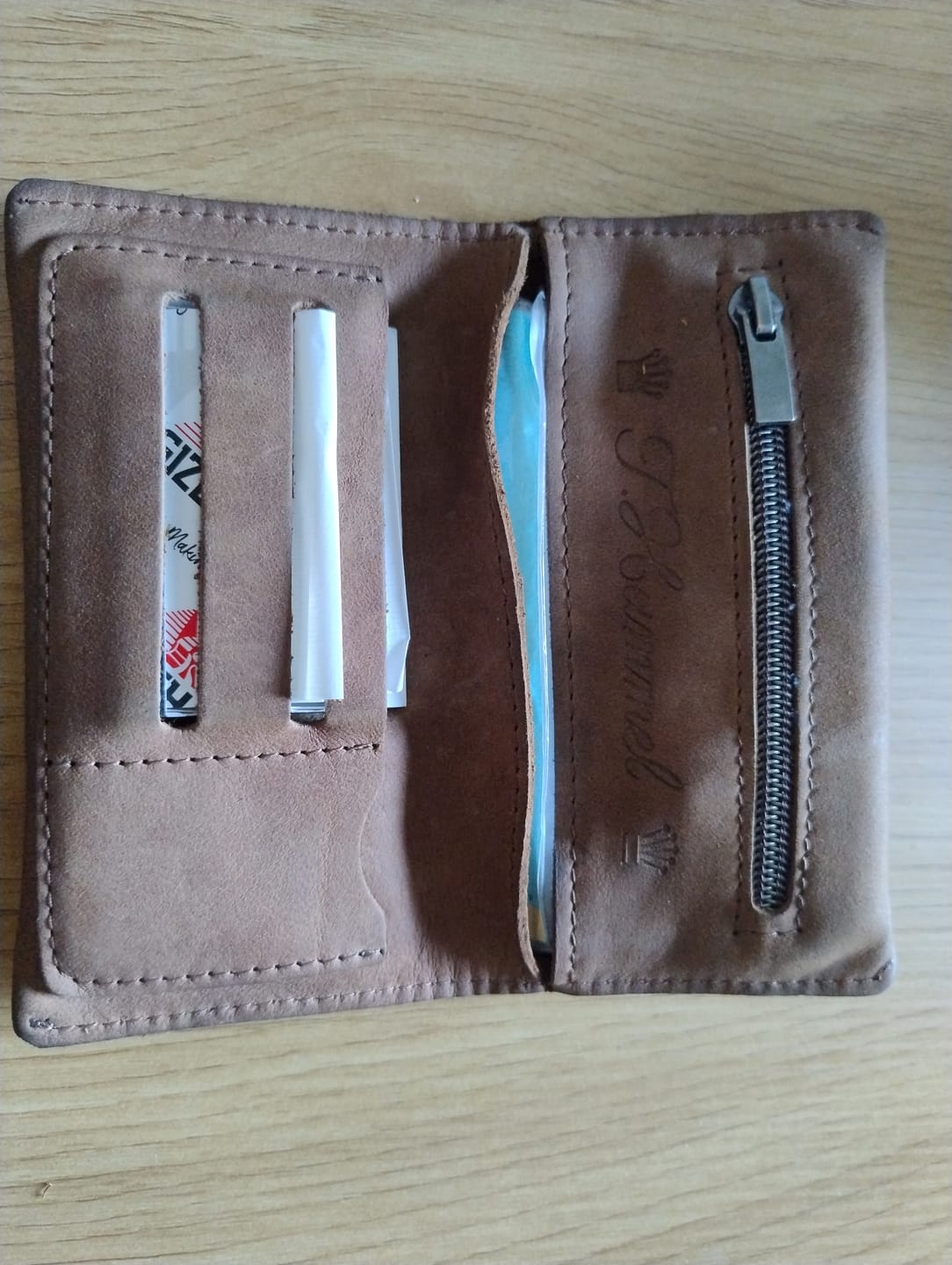 Customer photo review of Leder-Tabaktasche Sintra