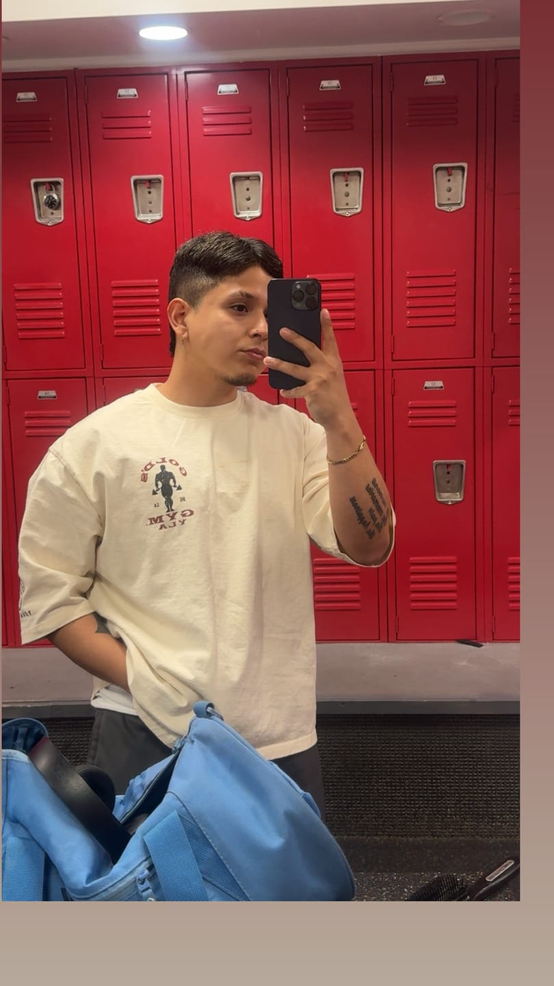 Customer photo review of 4002 - Golds Gym New Age Tees