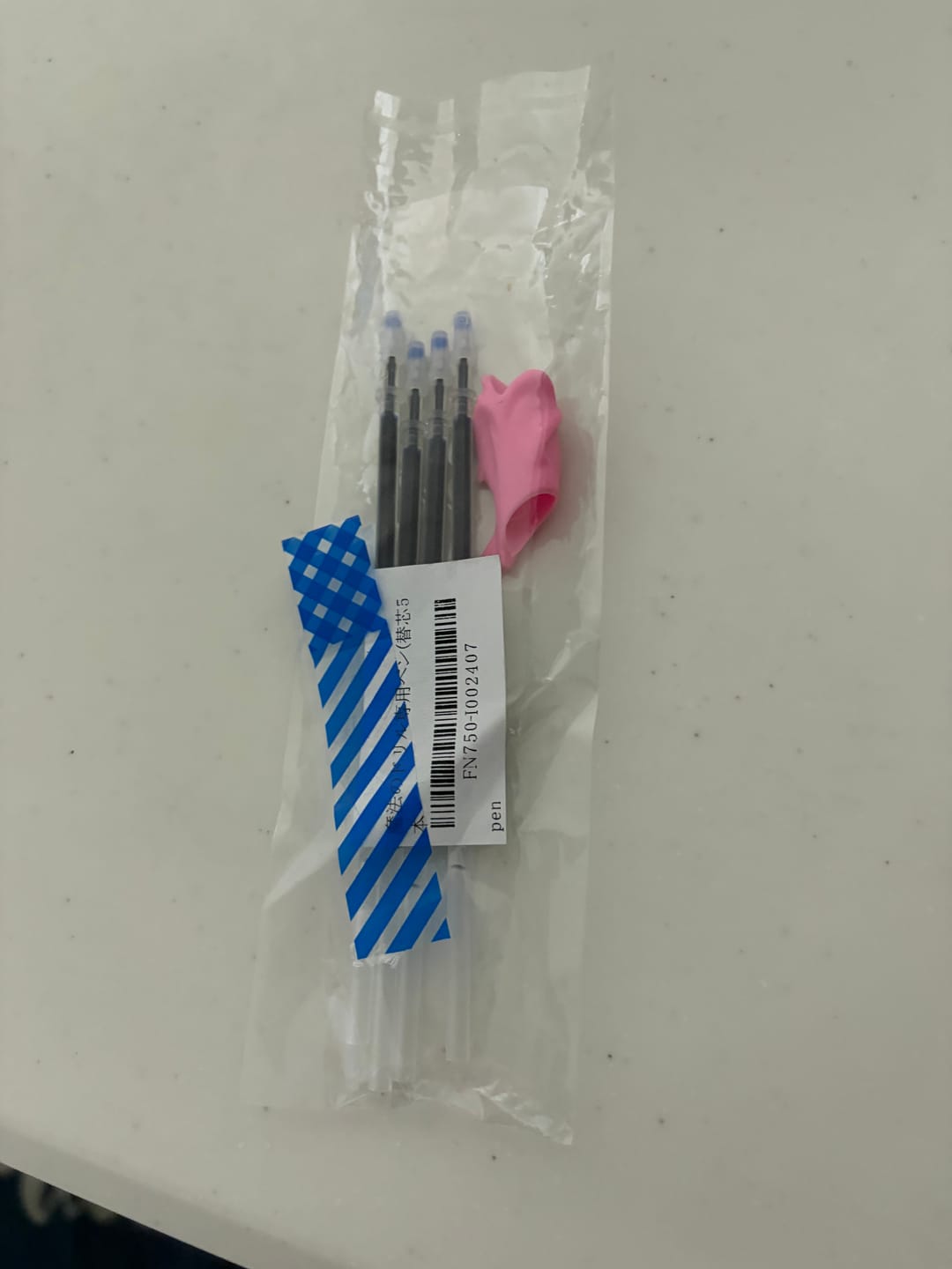 Customer photo review of まほうのドリル専用ペン(替芯5本・矯正グッズ付)