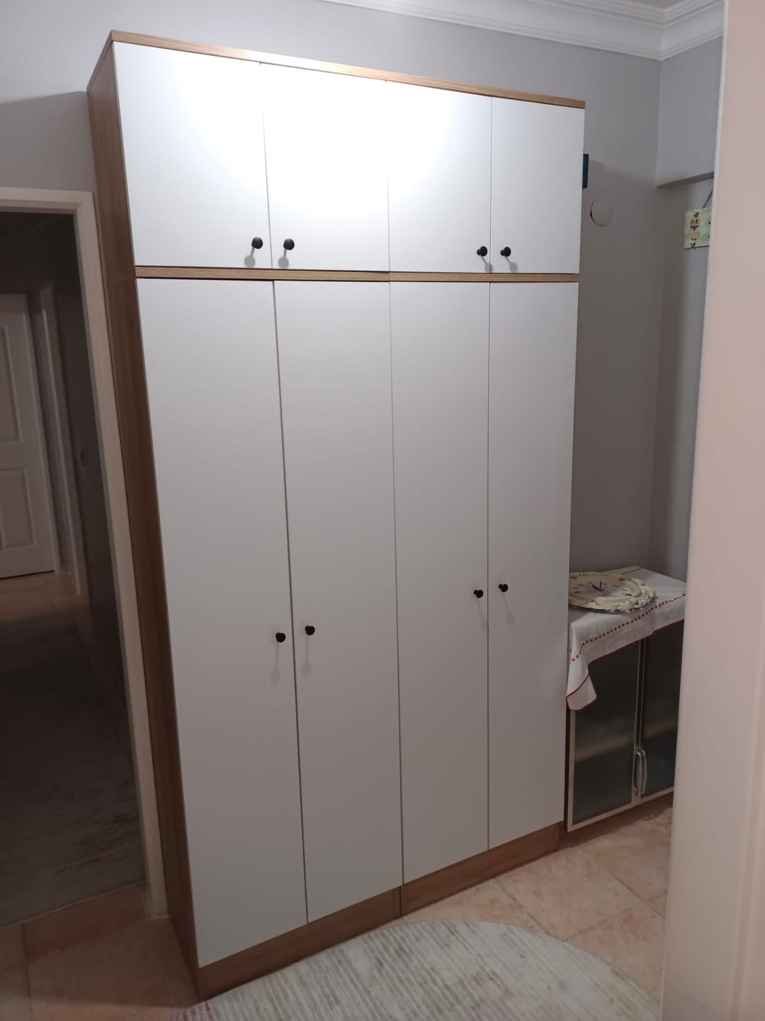 Customer photo review of Rani EA146 Modern Portmanto 8 Kapaklı Raflı Askılı Ayakkabılık Vestiyer Sepet Ceviz - Beyaz