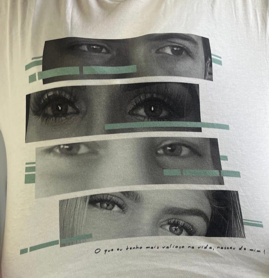 Customer photo review of Camiseta Personalizada OLHARES DOS FILHOS - Algodão Peruano