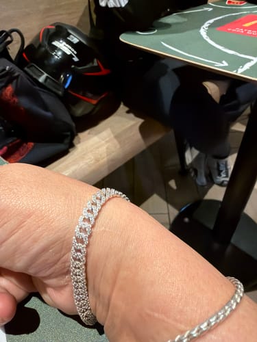 Customer photo review of PULSERA PANDORA TENIS TIMELESS PAVE CUBANA BRILLANTE PLATA .925 + KIT DE REGALO