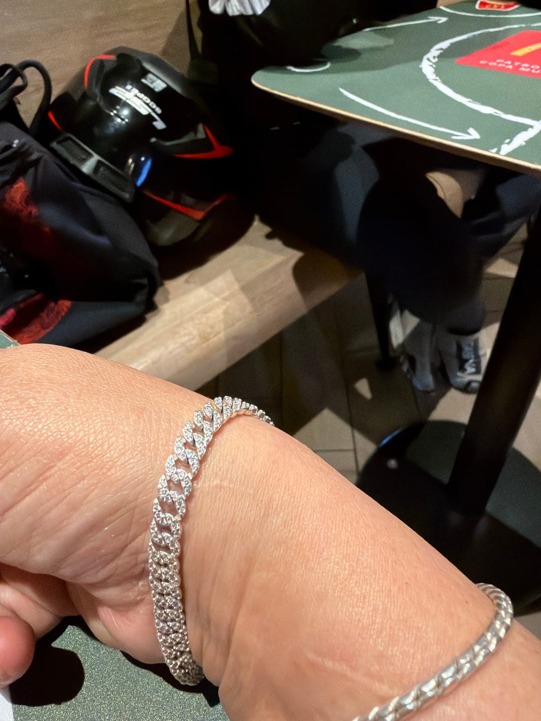Customer photo review of PULSERA PANDORA TENIS TIMELESS PAVE CUBANA BRILLANTE PLATA .925 + KIT DE REGALO