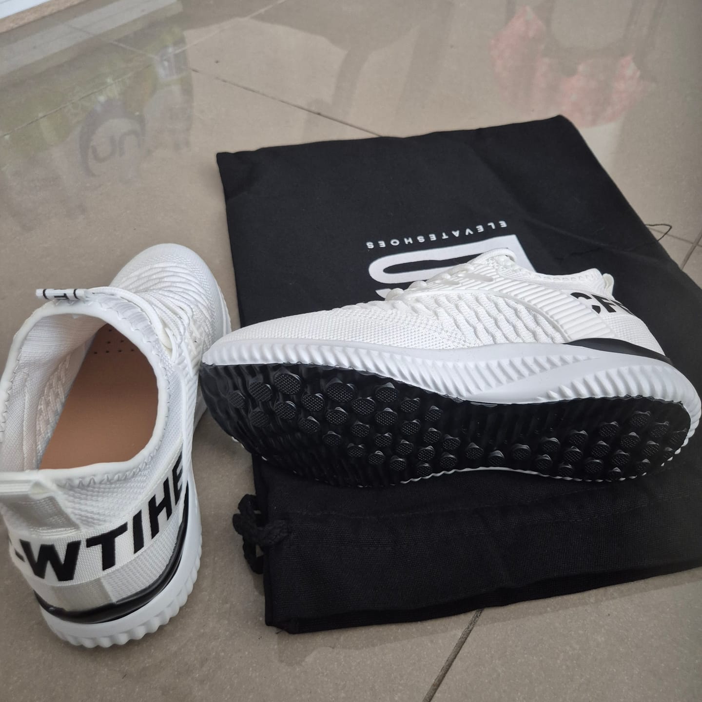 Customer photo review of ELEVATESHOES AIR