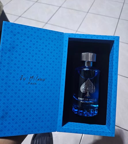 Reseña con foto de un cliente sobre Perfume Unisex GAME OF SPADES FULL HOUSE PARFUM