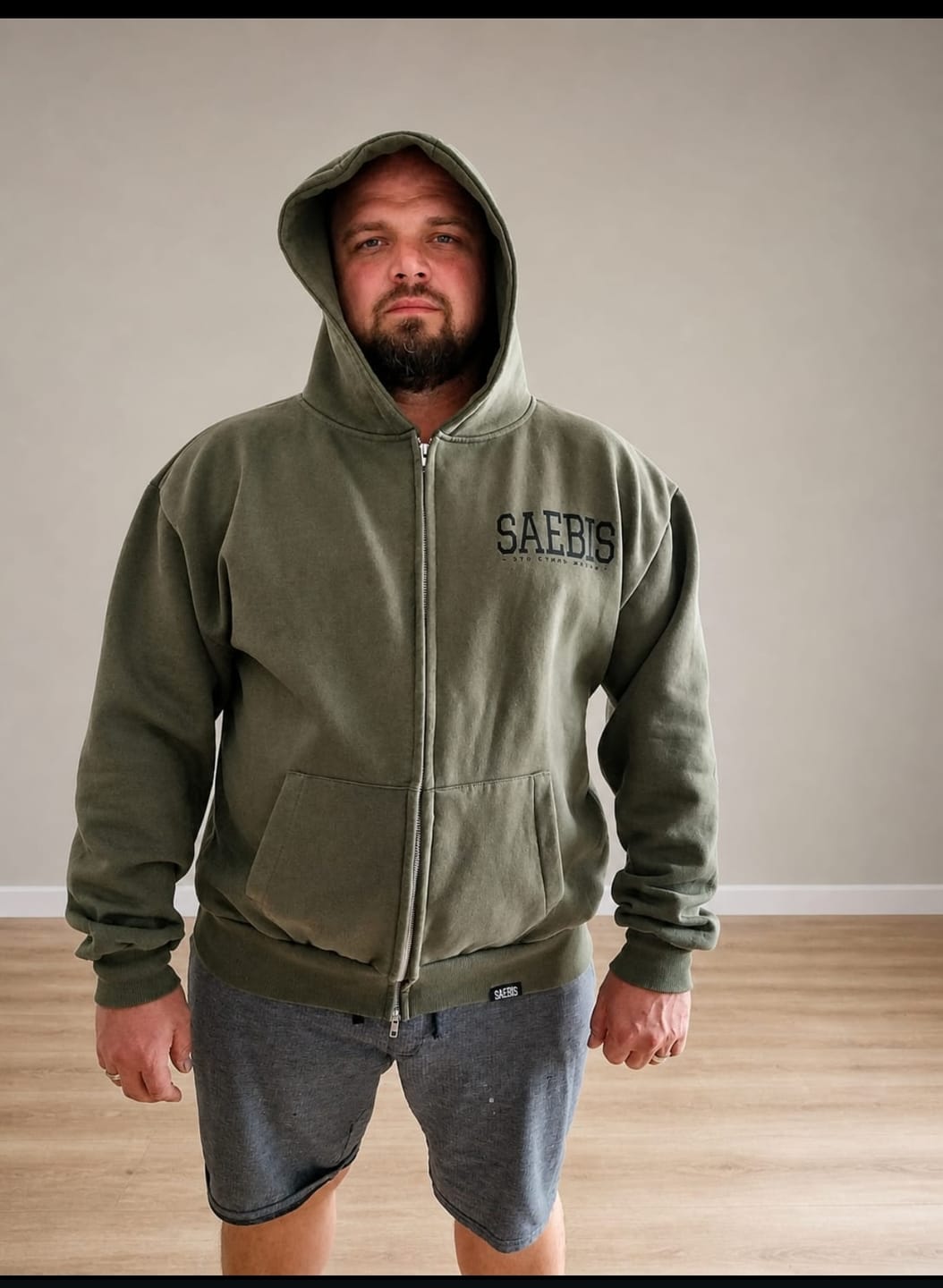 Customer photo review of Lifestyle Herren Extra-Oversized Zip Hoodie mit Reißverschluss olivfarben by SAEBIS®