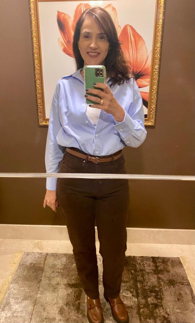Customer photo review of Calça Jeans Mom Jequitibá Marrom Escuro