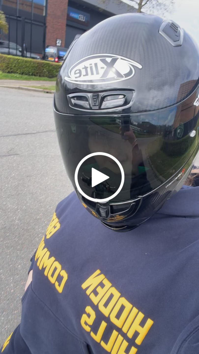 Customer video review of GATED COMMUNITY HOODIE AMBER/NAVY