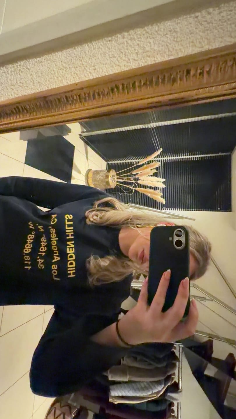 Customer photo review of VINTAGE LOGO LONGSLEEVE T-SHIRT AMBER/NAVY
