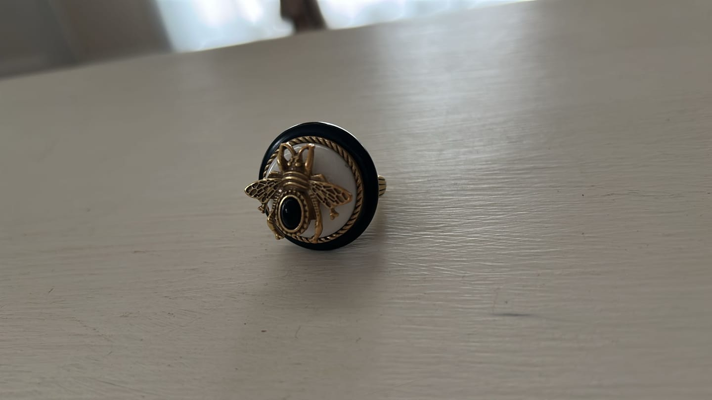 Customer photo review of BeeQueen Vintage Natural Agate Ring
