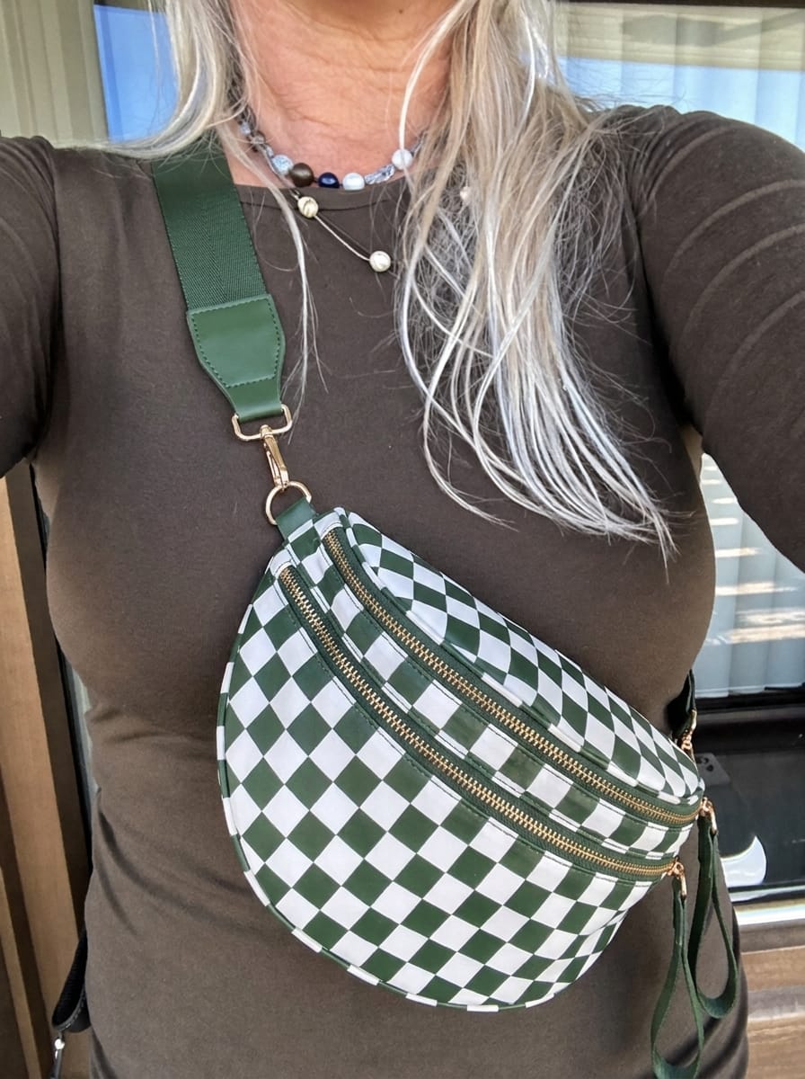 Customer photo review of תיק צד BaglyUrban