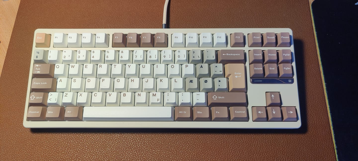 Customer photo review of Evoworks -  Evo80 80% TKL Mechanical Keyboard (UK & DE ISO)