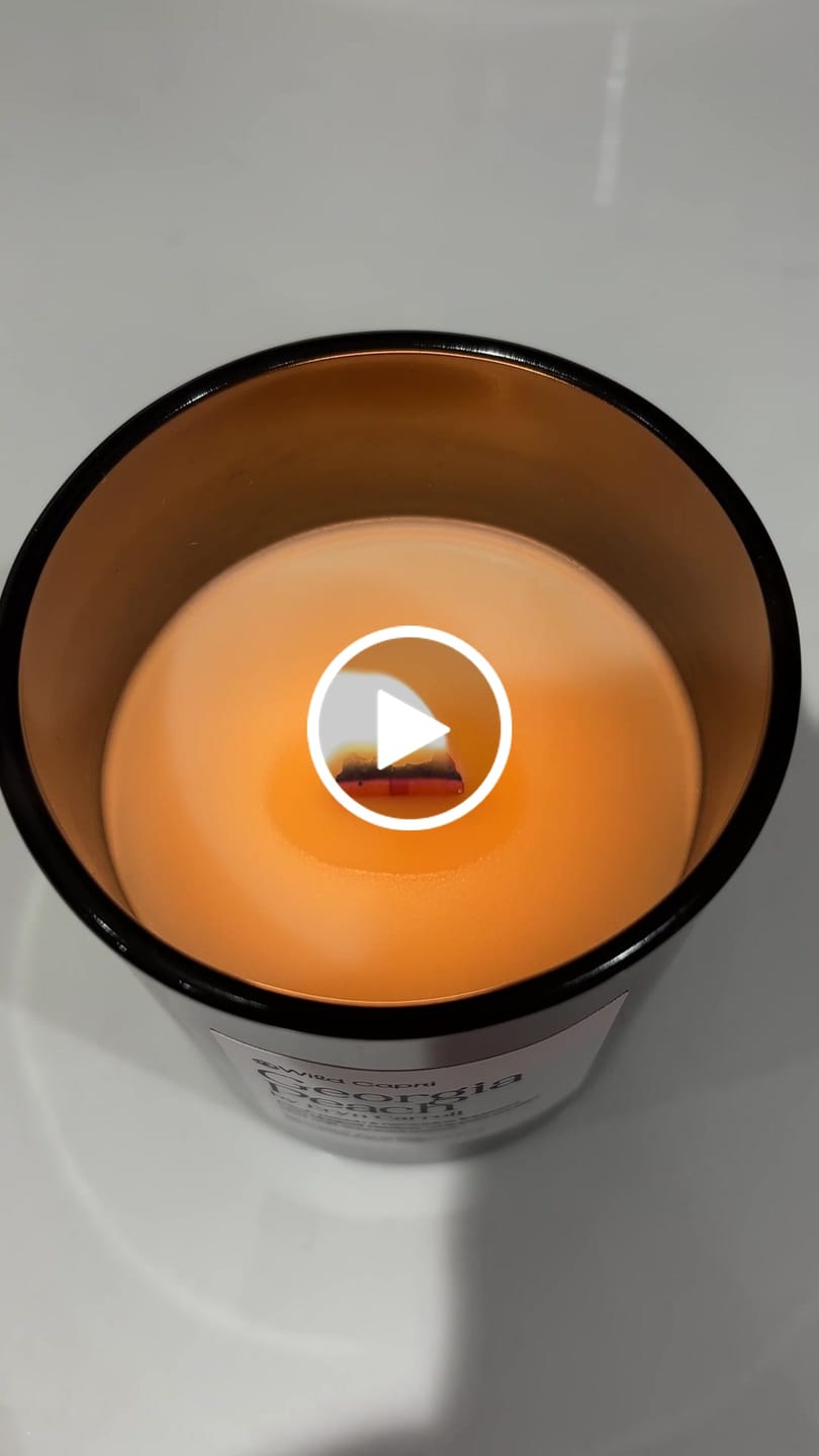 Customer video review of Georgia Peach Candle by Eryn Carroll