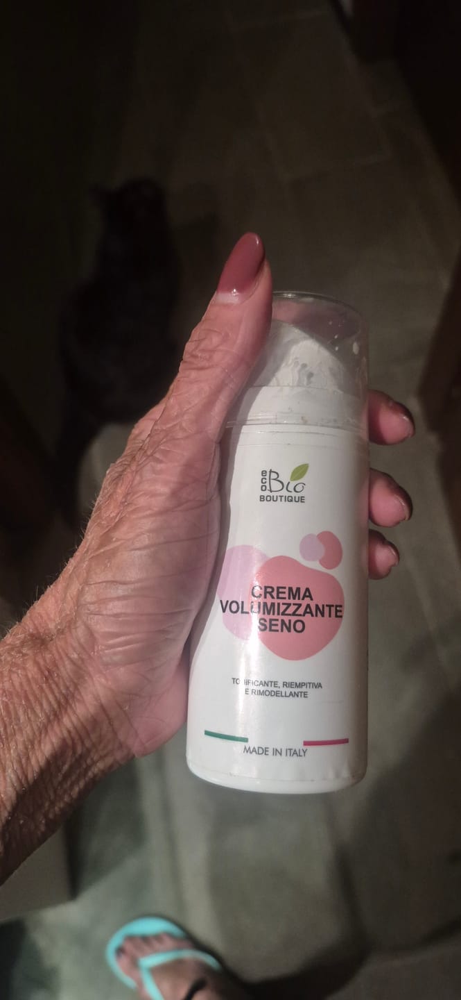Customer photo review of Crema Volumizzante Seno