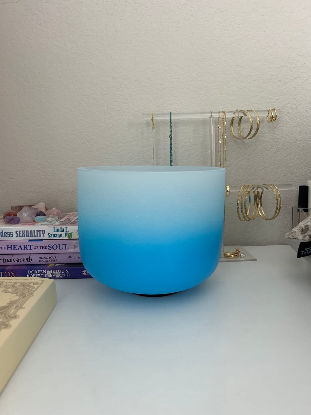 Customer photo review of Crystal Singing Bowl Gradient Color Sound bowls quartz chakra bowls for meditation cleansing