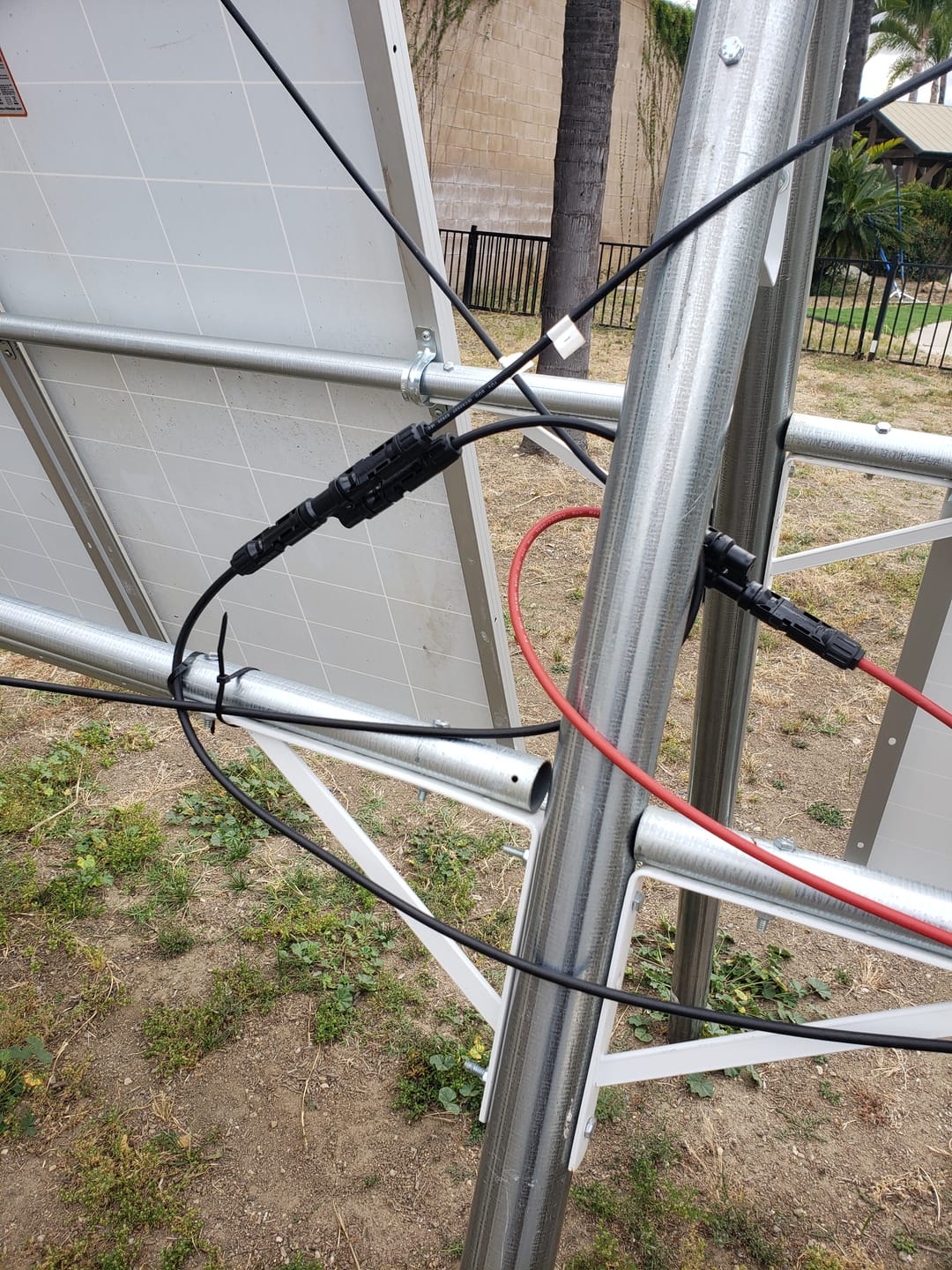 Customer photo review of Y Branch 2-to-1 Solar Panel Parallel Connectors | Weatherproof PV Parallel Solar Connectors | Plug and Play