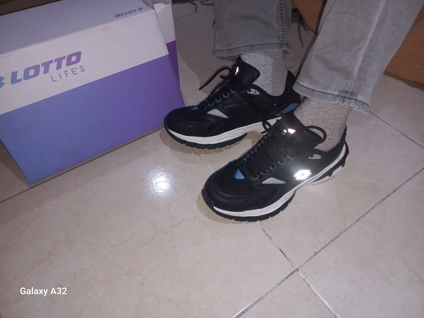 Customer photo review of Tenis Coop Men