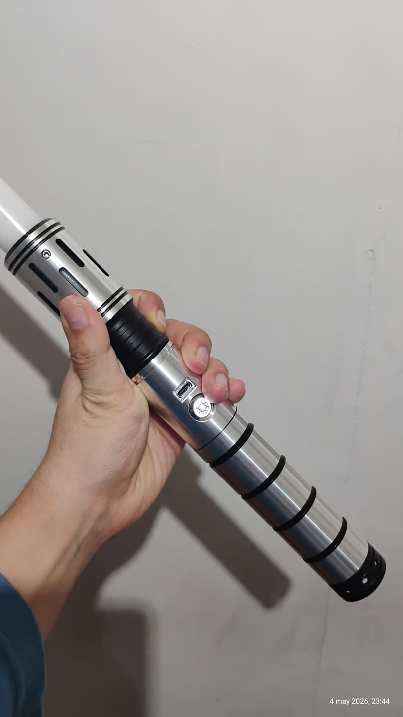 Customer photo review of Carbonized Lightsaber - Se puede hacer doble (Exclusivo)