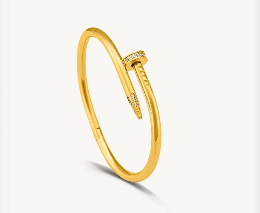 Customer photo review of Nail Bangle Bracelet