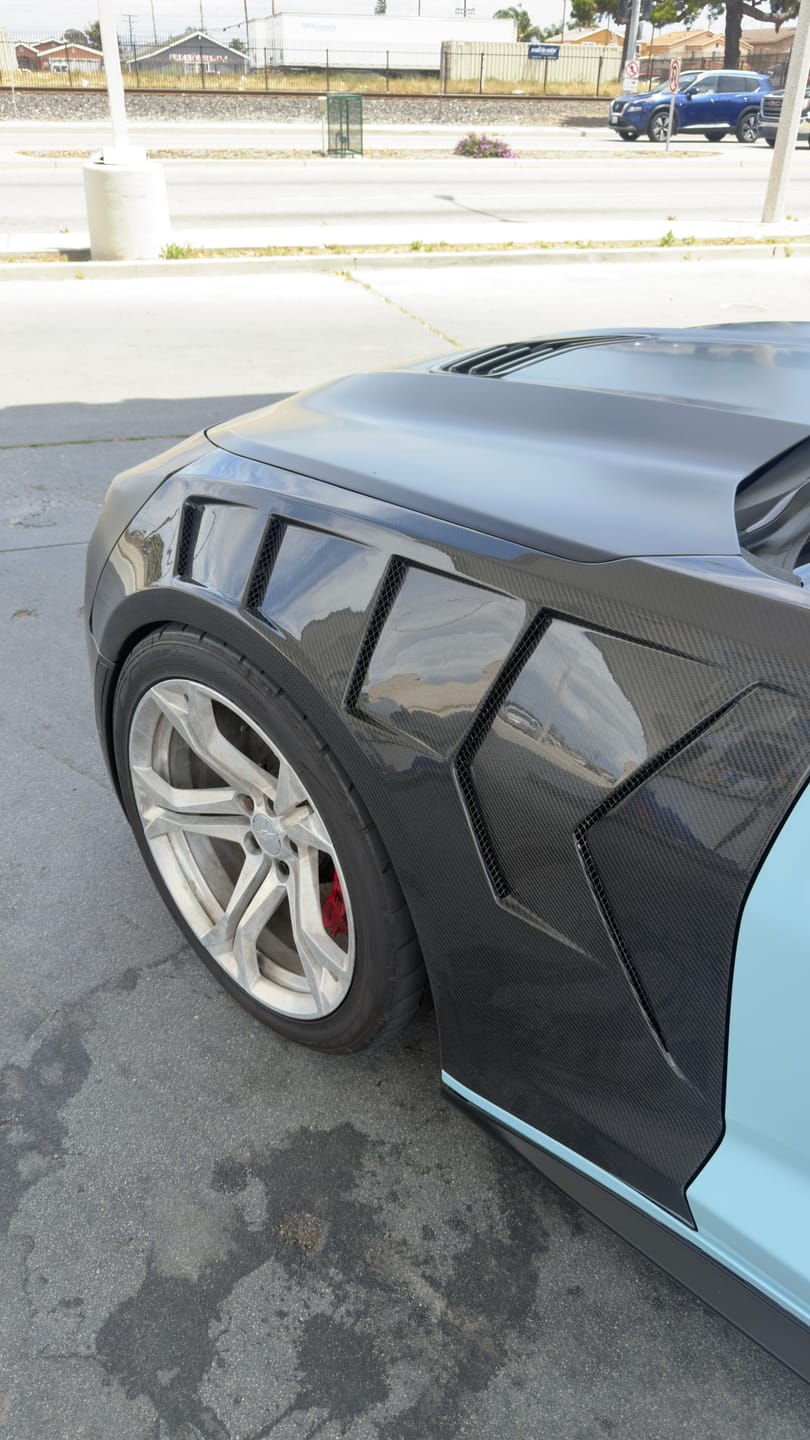 Customer photo review of 2016-2025 Camaro LT/RS/SS Type-LM Gloss Carbon Fiber Fenders Functional Vents Pair