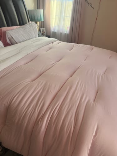 Customer photo review of MarshMellow Comforter