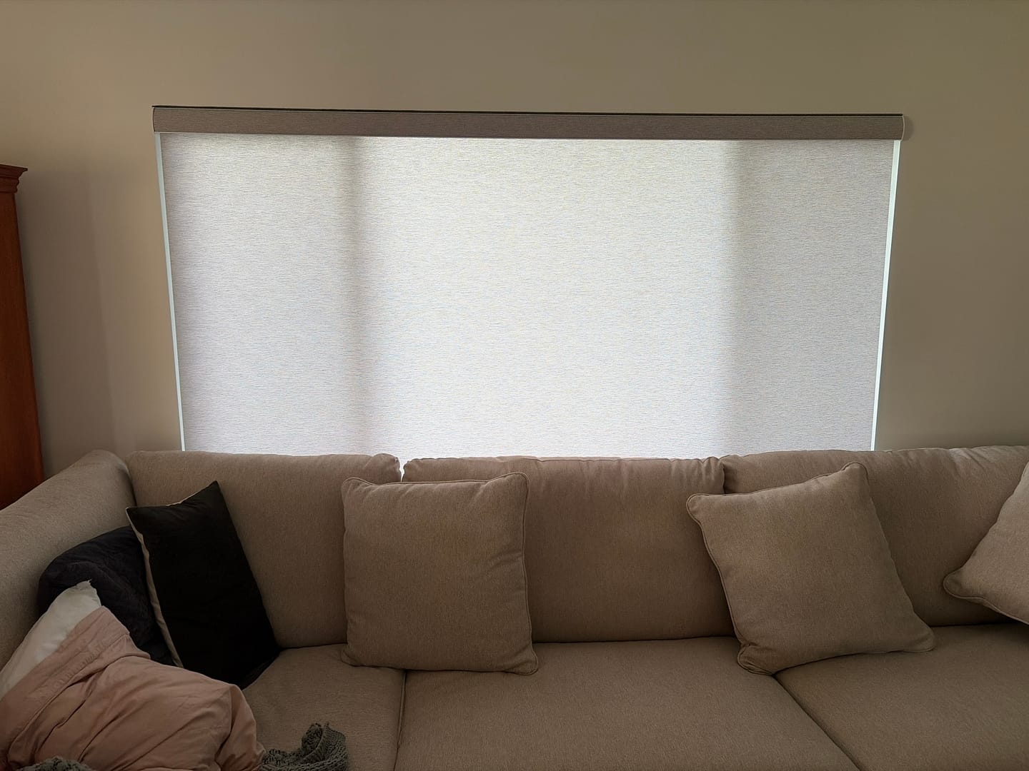 Customer photo review of SmartWings Motorized Light Filtering Roller Shades 70% Blackout Safari